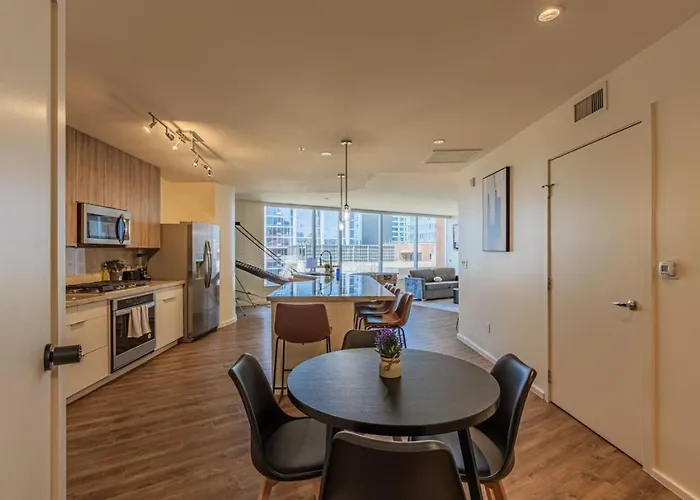 1br Modern In Dt Highrise With Gym, Parking, Pool And W-d Apartment *