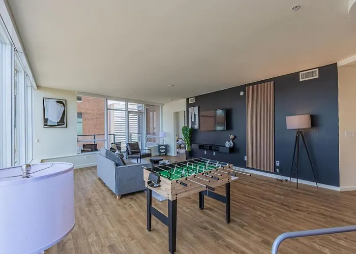 Apartment 1br Modern In Dt Highrise With Gym, Parking, Pool And W-d Phoenix