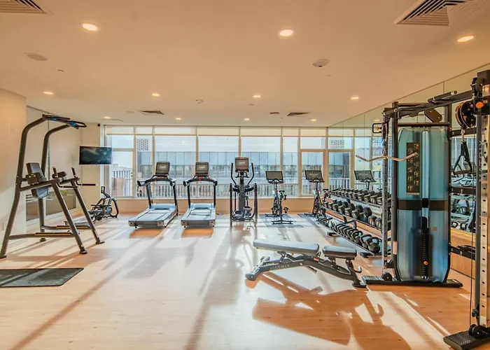 1br Modern In Dt Highrise With Gym, Parking, Pool And W-d Apartment