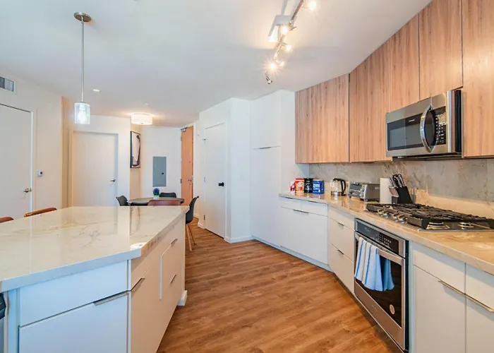 1br Modern In Dt Highrise With Gym, Parking, Pool And W-d Apartment *