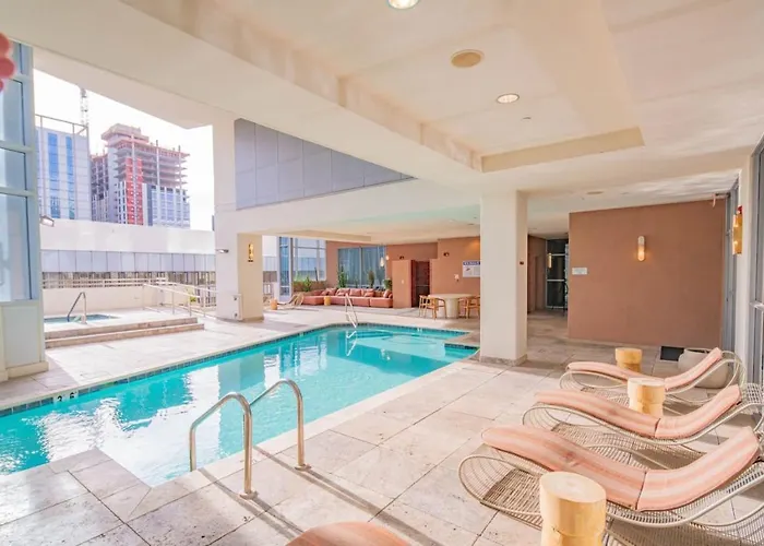 1br Modern In Dt Highrise With Gym, Parking, Pool And W-d Apartment *