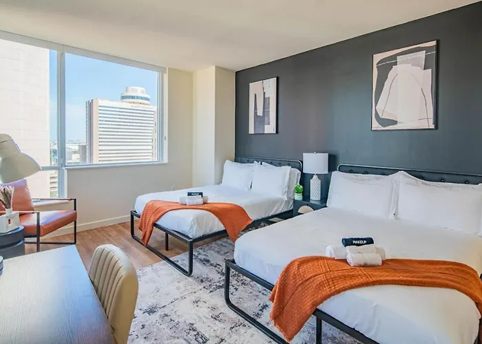 1br Modern In Dt Highrise With Gym, Parking, Pool And W-d Apartment Phoenix