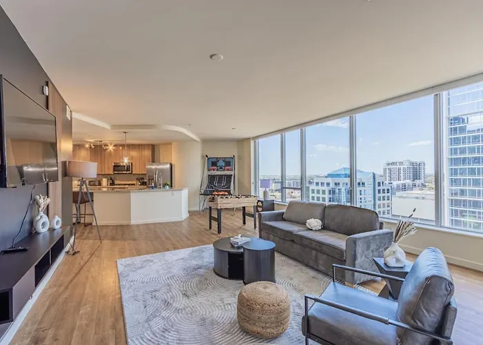 1br Modern In Dt Highrise With Gym, Parking, Pool And W-d Apartment