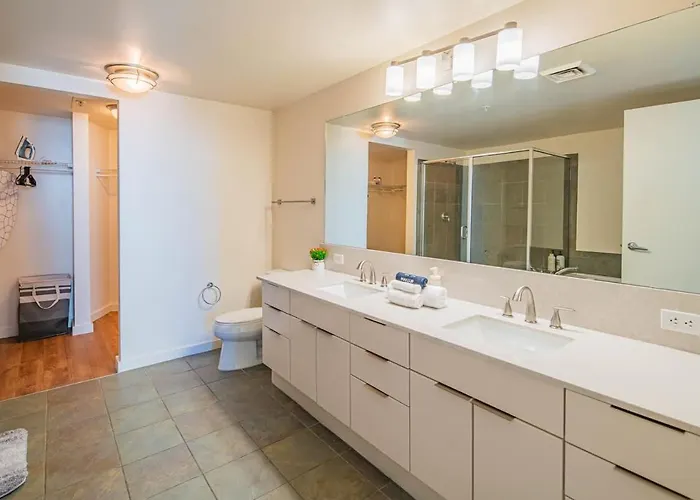 Apartment 1br Modern In Dt Highrise With Gym, Parking, Pool And W-d *