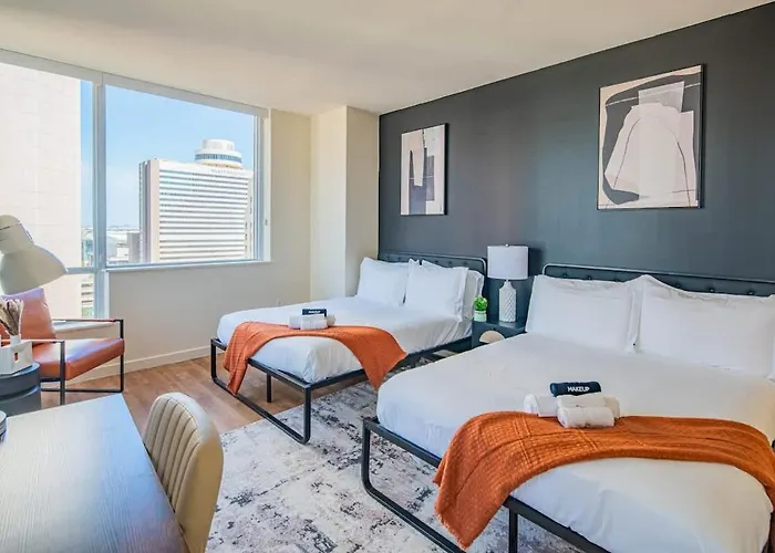 1br Modern In Dt Highrise With Gym, Parking, Pool And W-d *