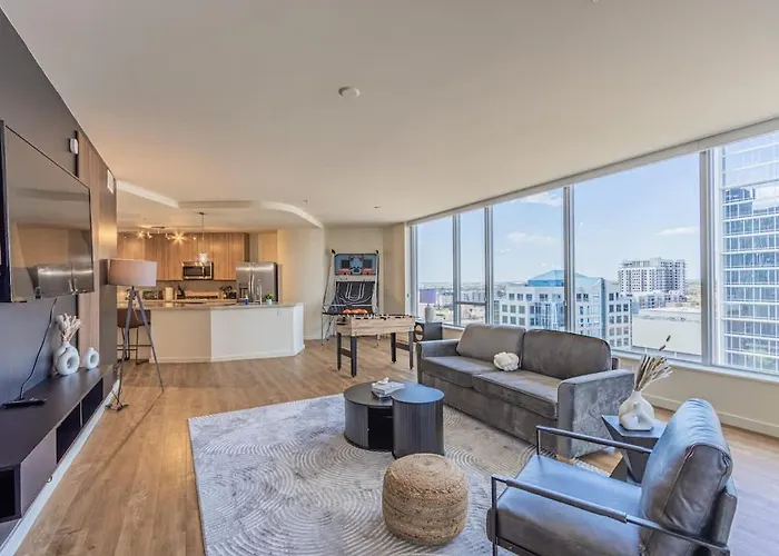 1br Modern In Dt Highrise With Gym, Parking, Pool And W-d *
